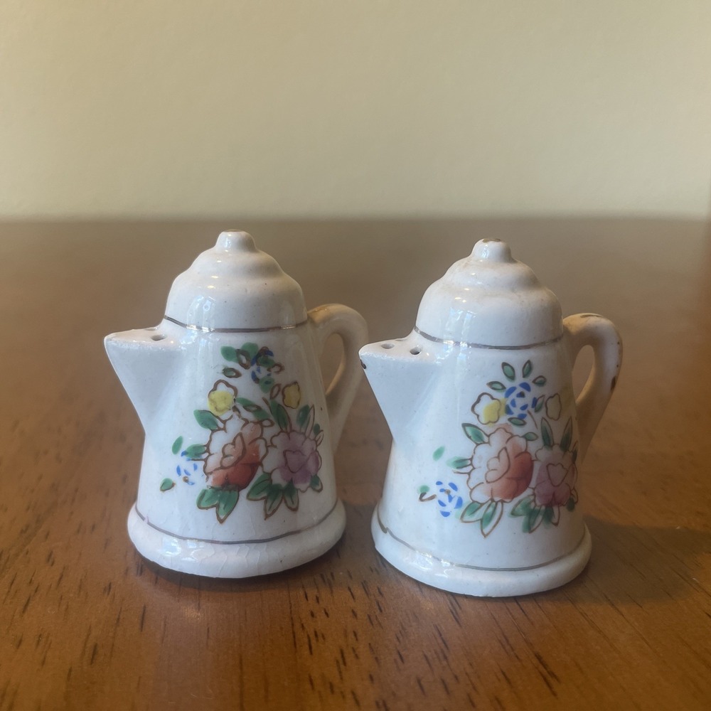 Vintage 50's Floral Mini Pitcher Salt & Pepper Shakers Cottagecore  Japan  2"‎